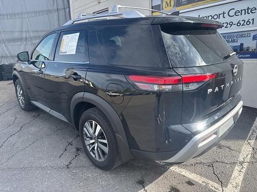 2024 Nissan Pathfinder SL 4WD