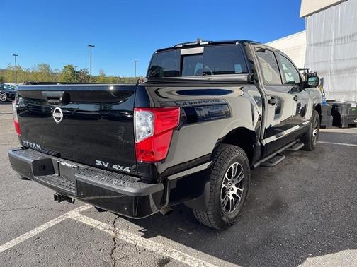 2024 Nissan Titan SV