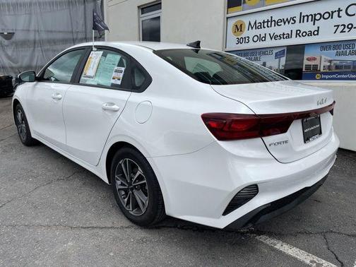 Snow White Pearl 2023 Kia Forte LXS