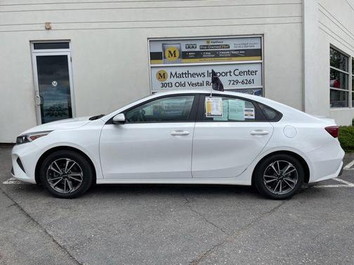 Snow White Pearl 2023 Kia Forte LXS