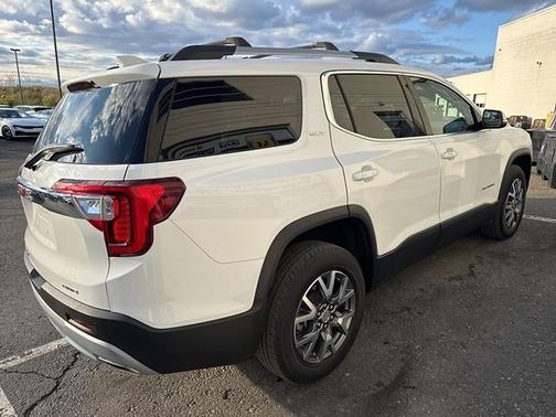 2022 GMC Acadia AWD SLT