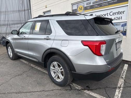 Iconic Silver Metallic 2023 Ford Explorer XLT