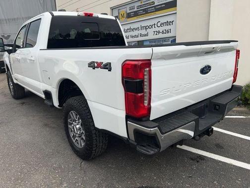 Oxford White 2024 Ford F-250 Lariat