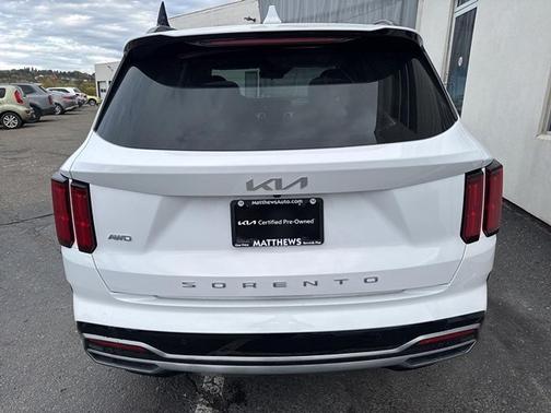 2022 Kia Sorento SX