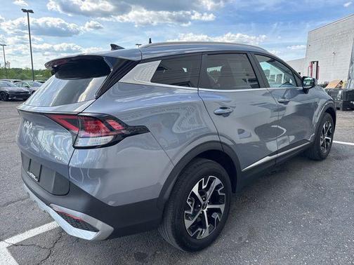 Everlasting Silver 2023 Kia Sportage EX
