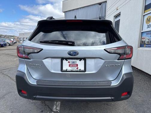 Ice Silver Metallic 2024 Subaru Outback Premium