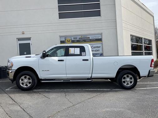 2024 RAM 2500 Big Horn Crew Cab 4x4 8' Box