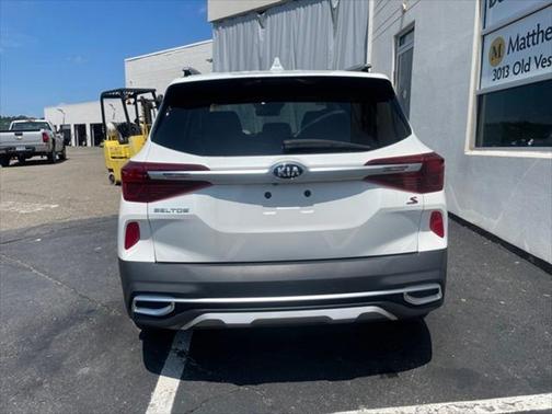 Snow White Pearl 2021 Kia Seltos S