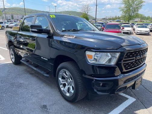 Diamond Black Crystal Pearlcoat 2022 RAM 1500 Big Horn/Lone Star