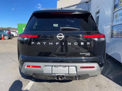2023 Nissan Pathfinder Platinum 4WD