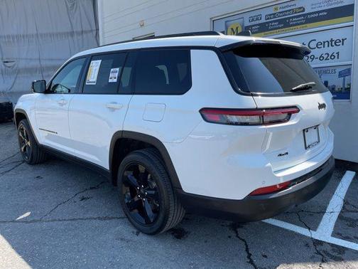 Bright White Clearcoat 2023 Jeep Grand Cherokee L Altitude