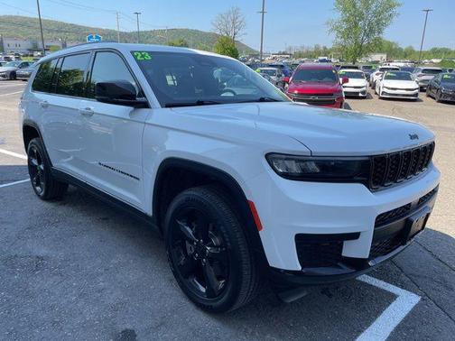 Bright White Clearcoat 2023 Jeep Grand Cherokee L Altitude