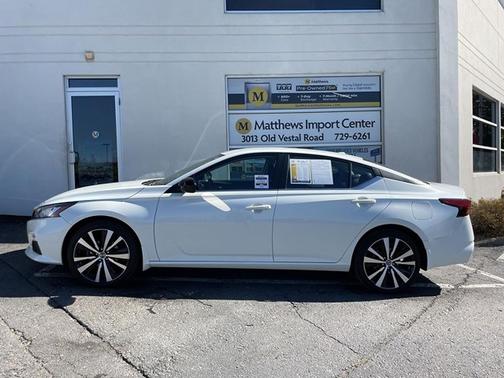 2022 Nissan Altima SR Intelligent AWD