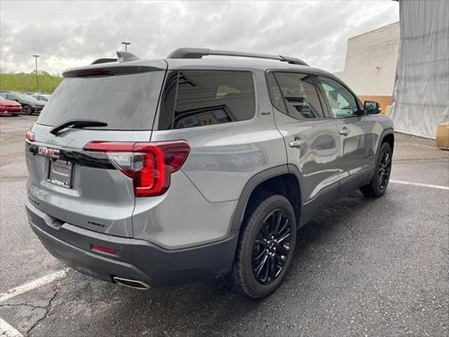 2022 GMC Acadia AWD SLT