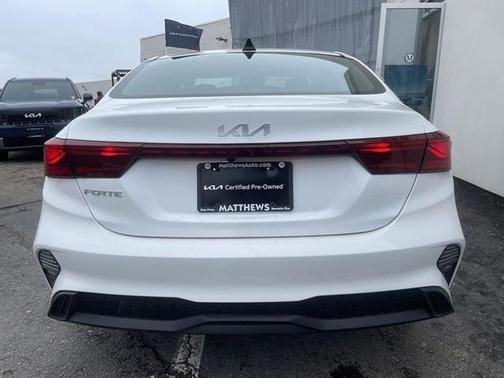 Snow White Pearl 2023 Kia Forte LXS