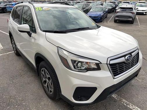 Crystal White Pearl 2020 Subaru Forester Premium