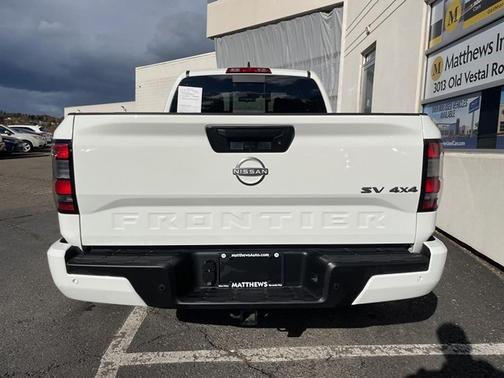 2024 Nissan Frontier SV