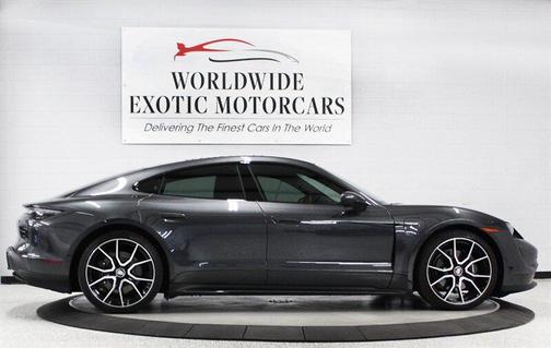 2022 Porsche Taycan 