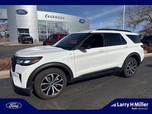 2025 Ford Explorer ST-LINE