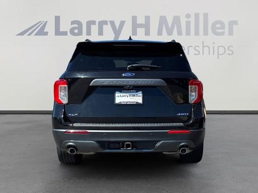 AGATE BLACK METALLIC 2021 Ford Explorer XLT