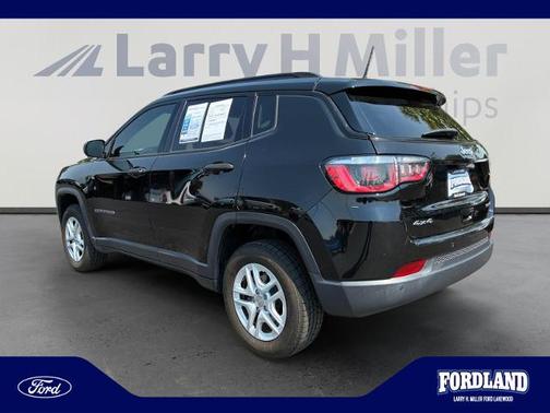 Diamond Black Crystal Pearlcoat 2017 Jeep Compass SPORT
