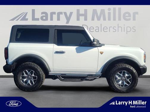 OXFORD WHITE 2023 Ford Bronco BADLANDS