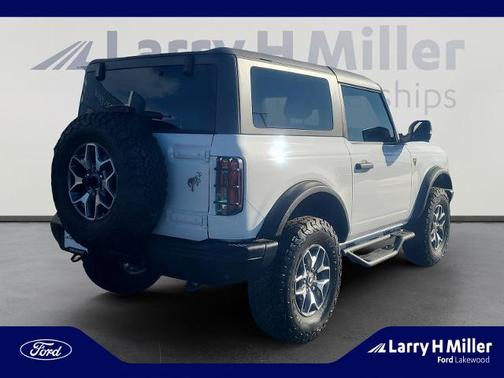 OXFORD WHITE 2023 Ford Bronco BADLANDS