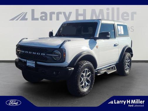 OXFORD WHITE 2023 Ford Bronco BADLANDS