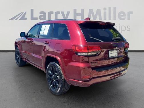 Velvet Red Pearlcoat 2018 Jeep Grand Cherokee LAREDO