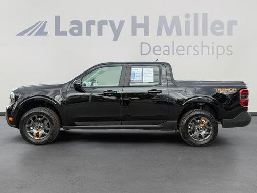 SHADOW BLACK 2024 Ford Maverick LARIAT