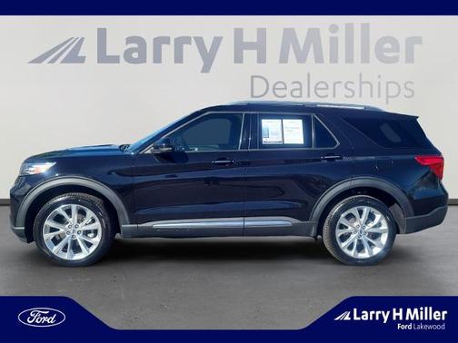 AGATE BLACK METALLIC 2022 Ford Explorer PLATINUM
