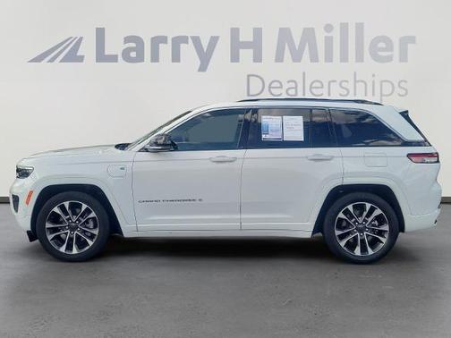 Bright White Clearcoat 2022 Jeep Grand Cherokee OVERLAND