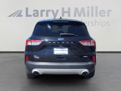 AGATE BLACK METALLIC 2020 Ford Escape SE