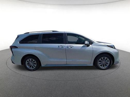 Celestial Silver Metallic 2023 Toyota Sienna LE