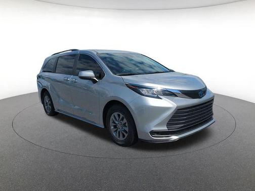 Celestial Silver Metallic 2023 Toyota Sienna LE