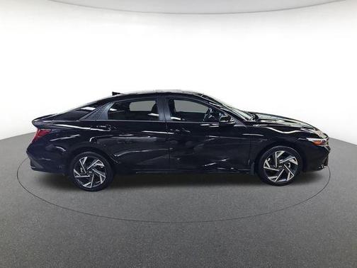 Abyss Black 2025 Hyundai ELANTRA HEV SEL Sport