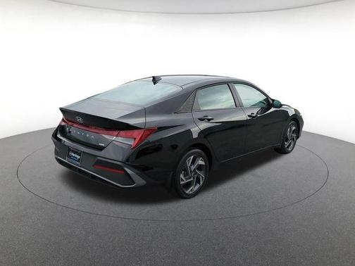Abyss Black 2025 Hyundai ELANTRA HEV SEL Sport