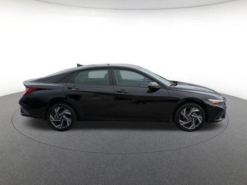 Abyss Black 2025 Hyundai ELANTRA HEV SEL Sport