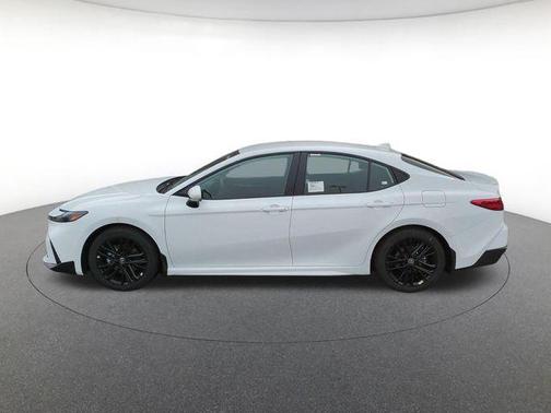 Ice 2026 Toyota Camry SE