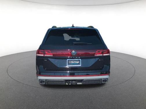 Deep Black Pearl 2025 Volkswagen Atlas 2.0T Peak Edition