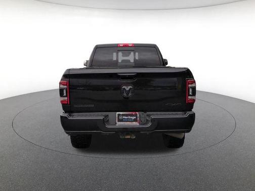 Diamond Black Crystal Pearlcoat 2019 RAM 2500 Laramie Crew Cab 4x4 6'4' Box