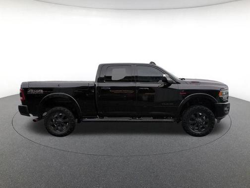 Diamond Black Crystal Pearlcoat 2019 RAM 2500 Laramie Crew Cab 4x4 6'4' Box
