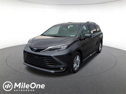 2025 Toyota Sienna XLE