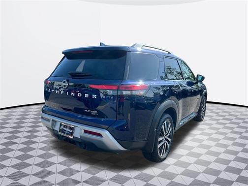 2022 Nissan Pathfinder Platinum 4WD