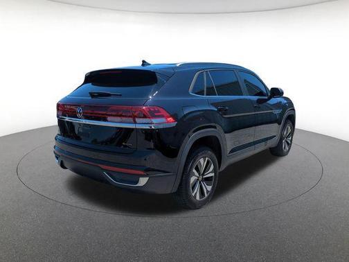 Deep Black 2026 Volkswagen Atlas Cross Sport 2.0T SE