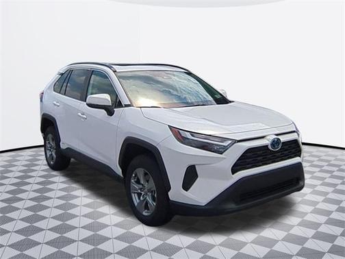 2022 Toyota RAV4 Hybrid XLE