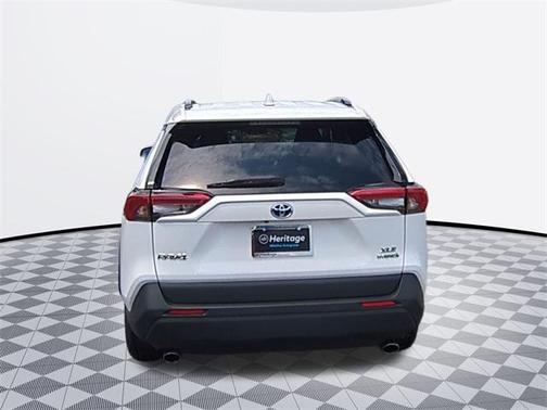 2022 Toyota RAV4 Hybrid XLE