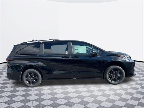 2025 Toyota Sienna Woodland Edition