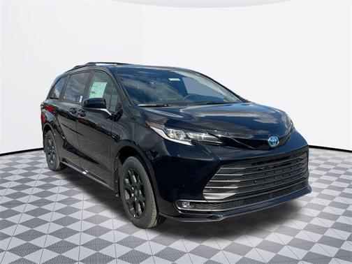 2025 Toyota Sienna Woodland Edition