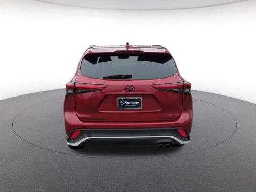 Ruby Flare Pearl 2023 Toyota Highlander XSE